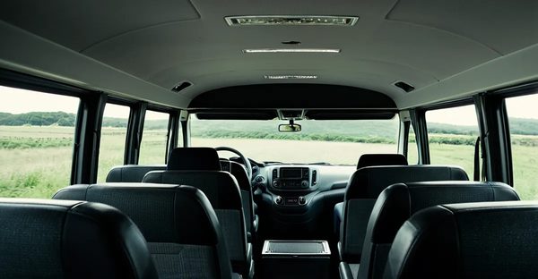 Louez un minibus 9 places : l'escapade en toute simplicité !