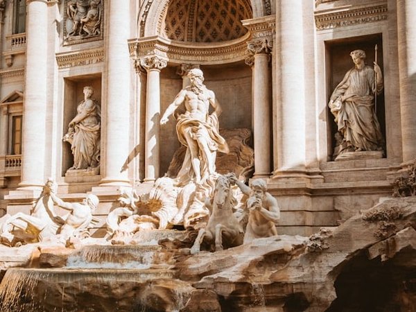 Quelle est la meilleure manière d'explorer les sites historiques de la Rome antique sans la foule?